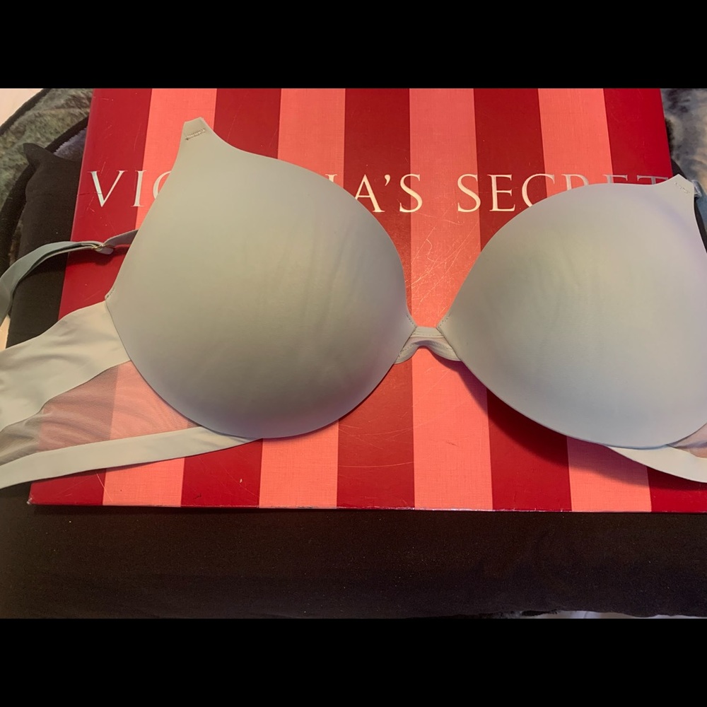 Victoria Secret Bra WOMENS 34DD push-up